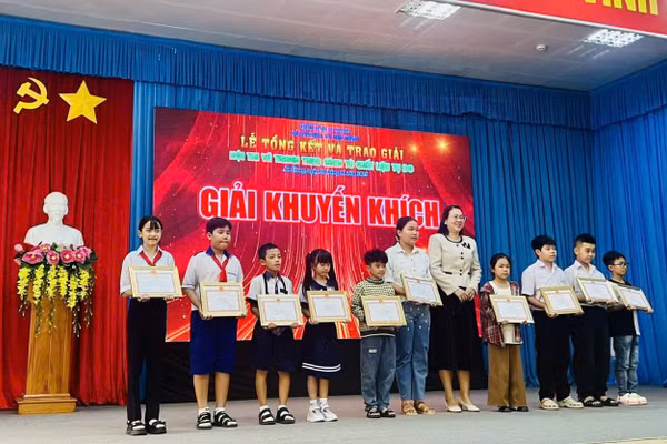 Lễ Tổng kết và trao giải Hội thi vẽ tranh theo sách năm 2025. Ảnh minh họa. 