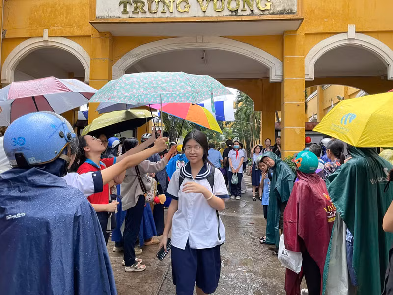 Thí sinh hoàn thành kỳ thi lớp 10 tại TPHCM