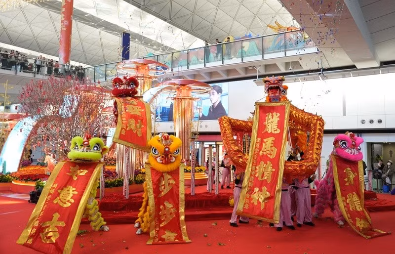 Lễ mừng Tết Nguyên đán tại sân bay Hong Kong ngày 17/2. Ảnh: Sam Tsang. hong-kong-4.jpg