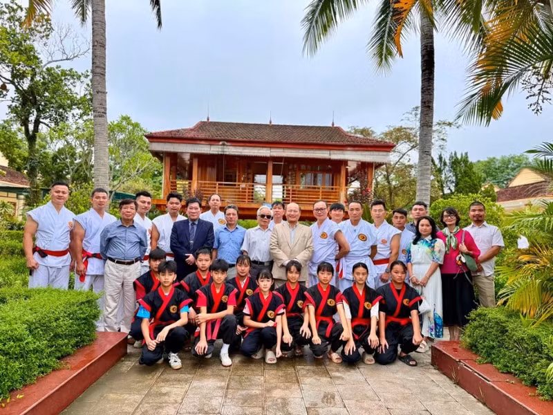 Ngọn lửa không bao giờ tắt trên đất Mường Lò