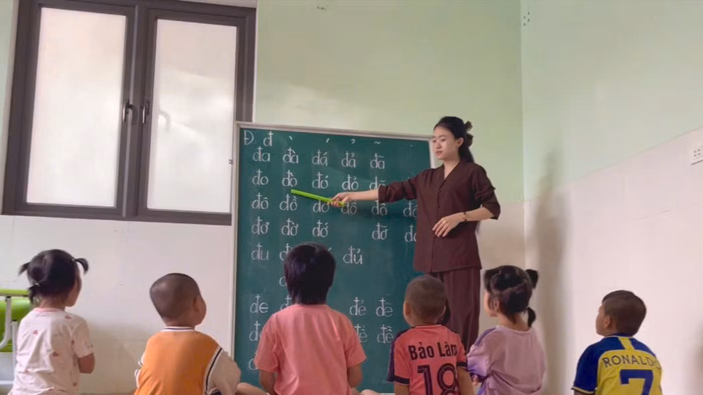 Cô giáo trẻ vượt khó chạm ước mơ và hành trình gieo hy vọng