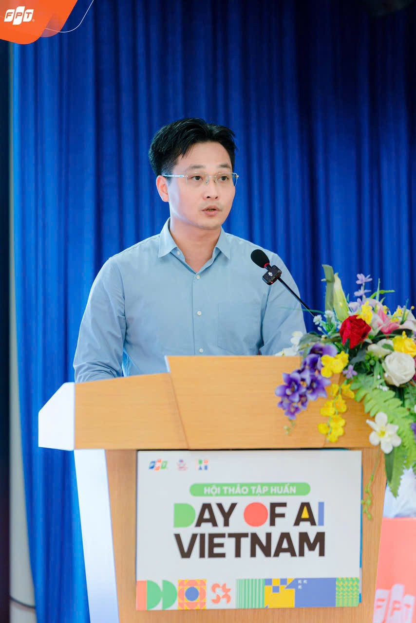 TS. Phạm Hồng Khoa, Phó hiệu trưởng Trường THCS và THPT FPT Hải Phòng phát biểu tại hội thảo. 28-9-fpt6.jpg