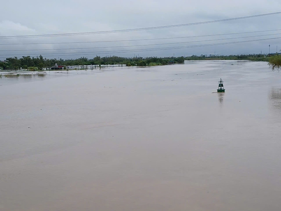 TP Hải Phòng phát đi cảnh báo lũ trên các sông.