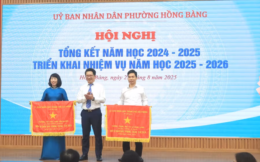 2 đơn vị được Tặng cờ thi đua của UBND TP Hải Phòng.