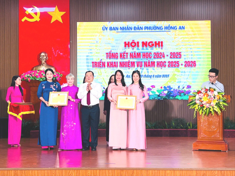 The educational and training achievements of Hong An ward have clearly changed in the last school year. hong-an3-6835.jpg