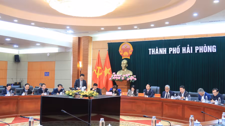 Chương trình Hội nghị sáng 26/12 do Phó Chủ tịch UBND TP Lê Khắc Nam chủ trì.