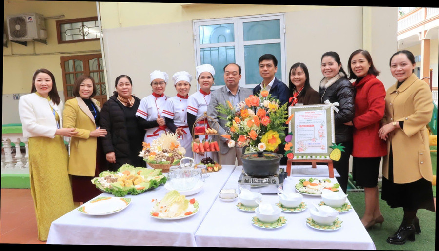 Liên hoan nhân viên nuôi dưỡng quận An Dương tổ chức tại Trường Mầm non Nam Sơn.