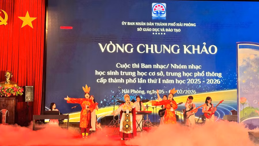 Học sinh Hải Phòng tự tin thể hiện tài năng Âm nhạc.