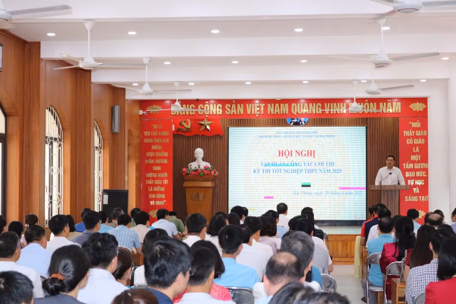 Hội nghị được tổ chức tại Trường THPT Thái Phiên.