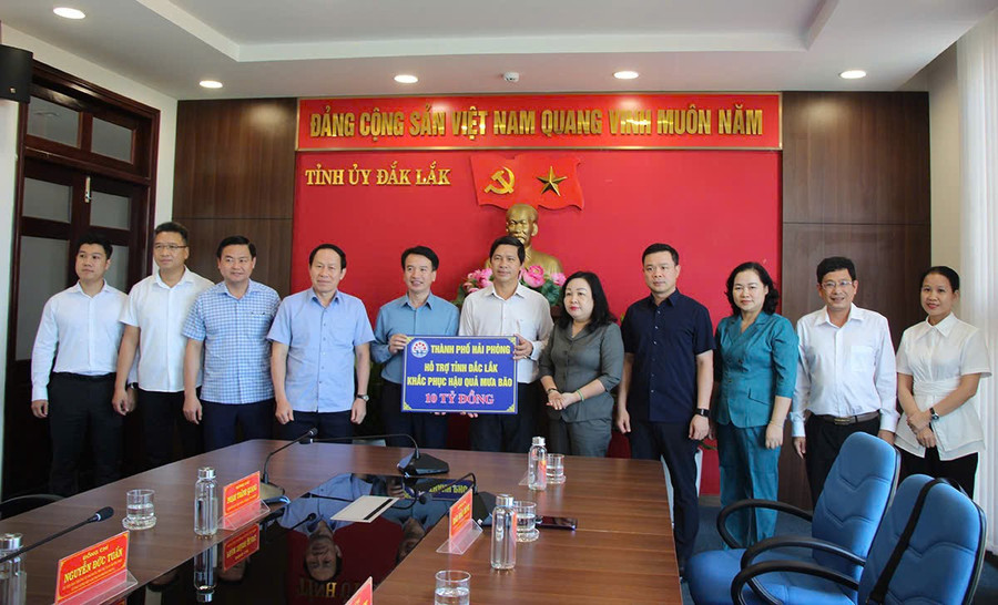 TP Hải Phòng hỗ trợ tỉnh Đắk Lắk 10 tỷ đồng để góp phần khắc phục những hậu quả do bão số 13 gây ra. 