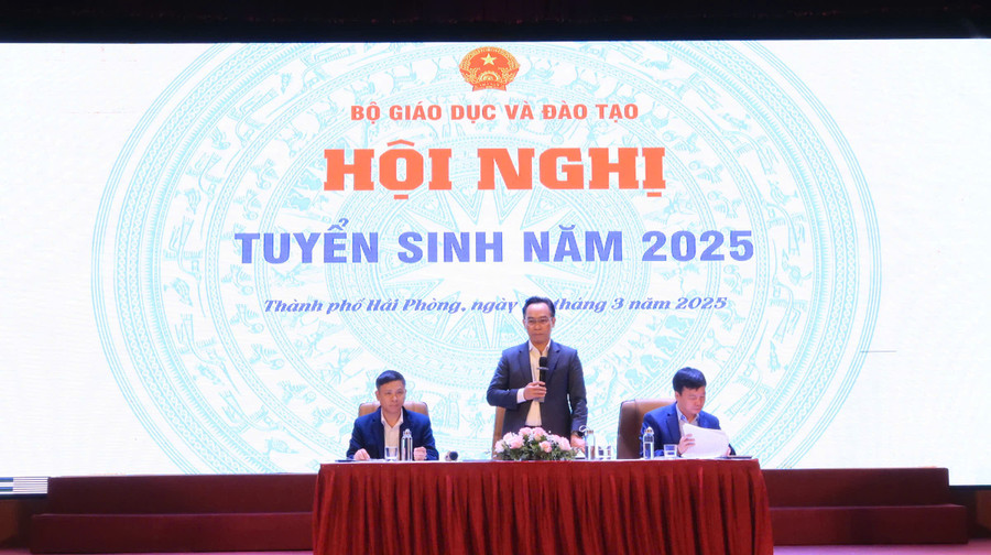 Thứ trưởng Hoàng Minh Sơn chủ trì Hội nghị công tác tuyển sinh năm 2025.