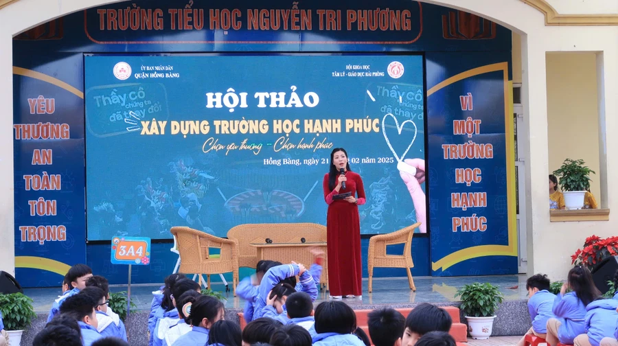 Hội thảo được tổ chức tại Trường Tiểu học Nguyễn Tri Phương.