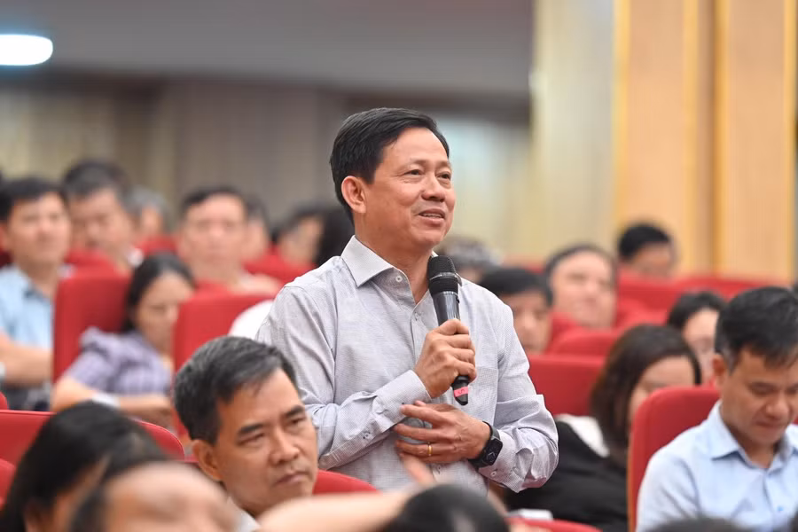 Nhiều đại biểu đề xuất cần nâng cao chất lượng Trung tâm học tập cộng đồng.