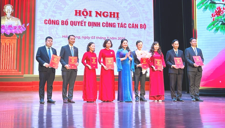 Sở Văn hoá, Thể thao và Du lịch công bố quyết định công tác cán bộ.