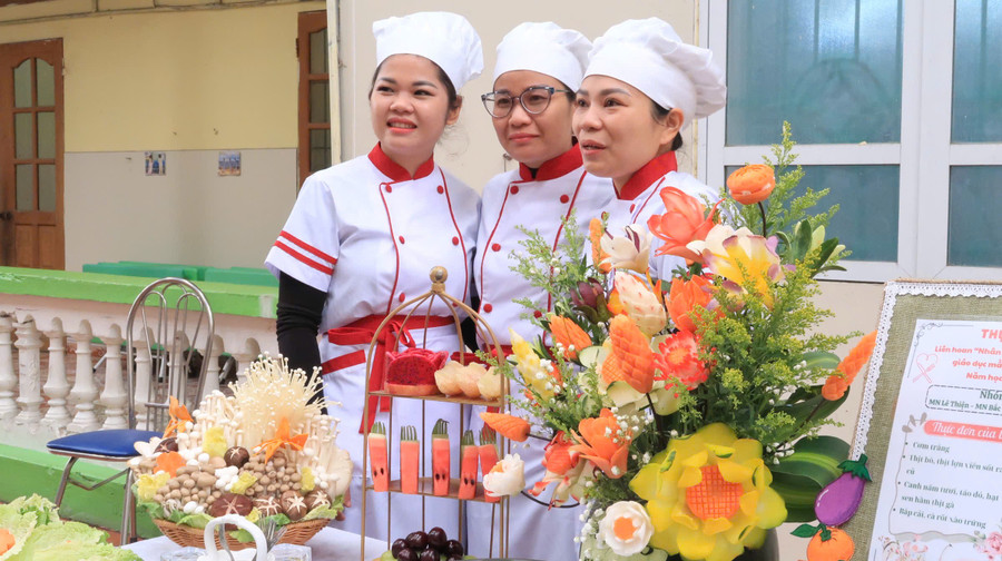 Nhân viên nuôi dưỡng trong các trường mầm non quận An Dương tham gia Liên hoan cấp quận.