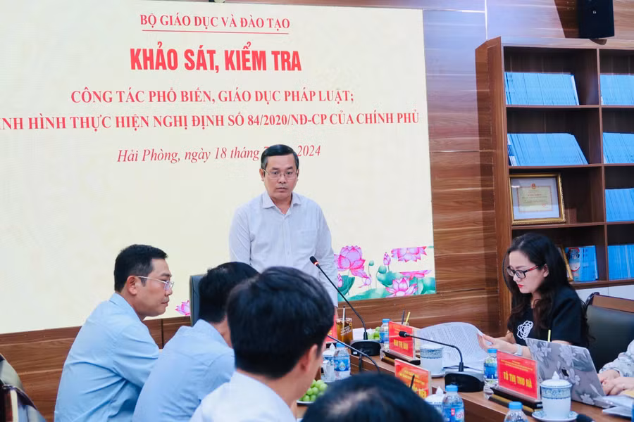 Thứ trưởng Bộ GD&ĐT Nguyễn Văn Phúc làm việc với Sở GD&ĐT Hải Phòng.