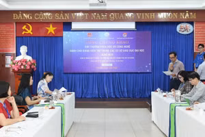 Hội đồng Ban giám khảo tại Vòng Chung khảo phổ biến quy chế chấm trước khi làm việc.