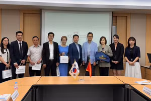 Đoàn công tác của Trường Cao đẳng An ninh mạng iSPACE chụp ảnh kỉ niệm cùng Trường Đại Học Kyonggi, Hàn Quốc. 