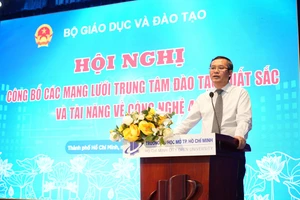 Thứ trưởng Nguyễn Văn Phúc phát biểu tại hội nghị. Ảnh: Thùy Linh.