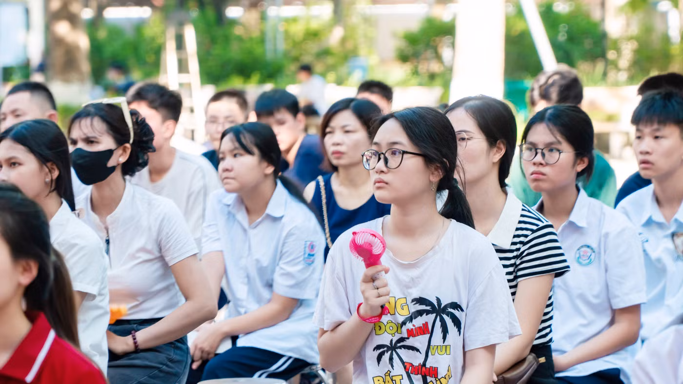 Các em học sinh chuẩn bị vào lớp 10 Trường THPT Thượng Cát, Hà Nội năm học 2026-2027. 