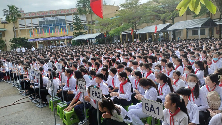 Học sinh tỉnh Cà Mau trong ngày khai giảng.