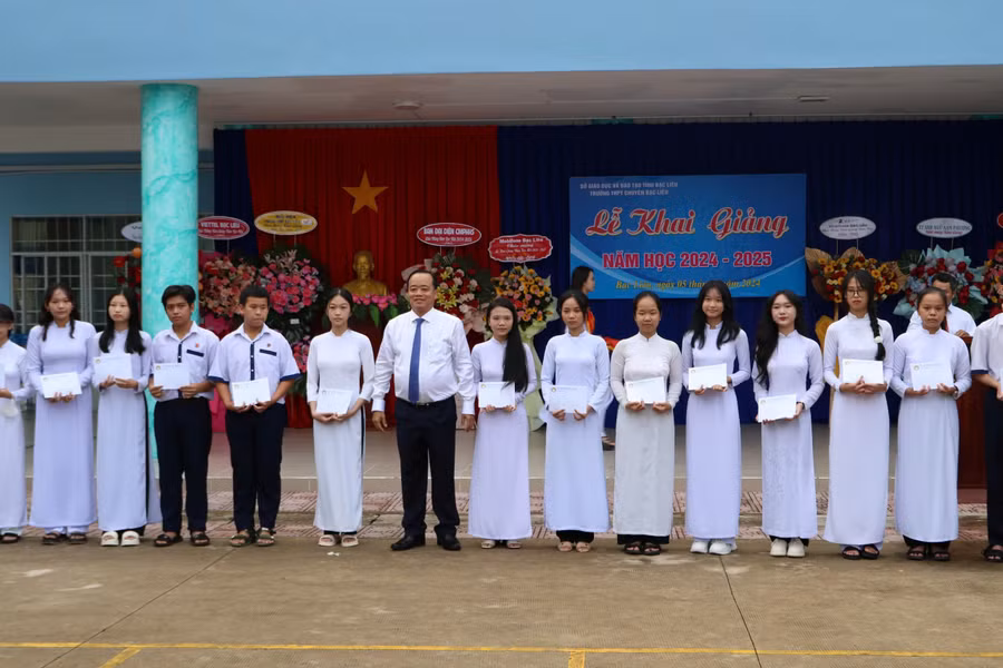 khai giang tai bac lieu 4.jpg