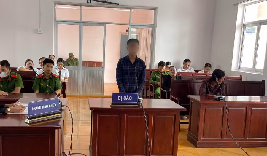 Bị cáo Huỳnh Nhật Linh tại tòa.