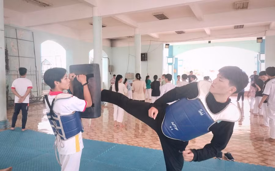 Van dong vien HKPD vung dat mui 2.jpg