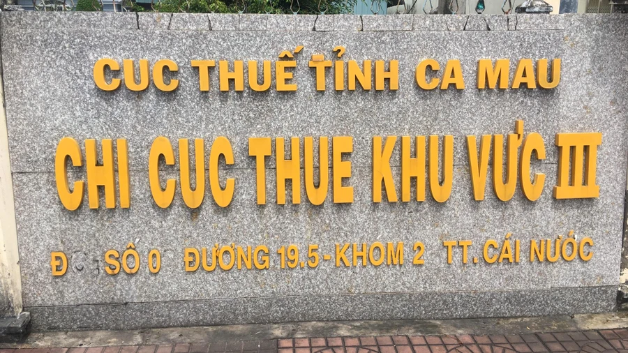 Bắt giam 2 lãnh đạo Chi cục Thuế ở Cà Mau