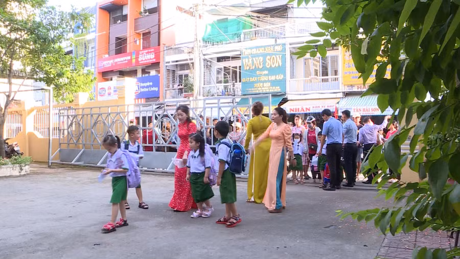 HOC SINH TUU TRUONG 20.jpg