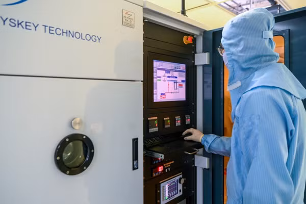 'Hút nhân tài' bằng học bổng STEM