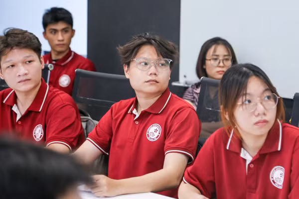 Sinh viên Trường Đại học Việt Nhật (Đại học Quốc gia Hà Nội).