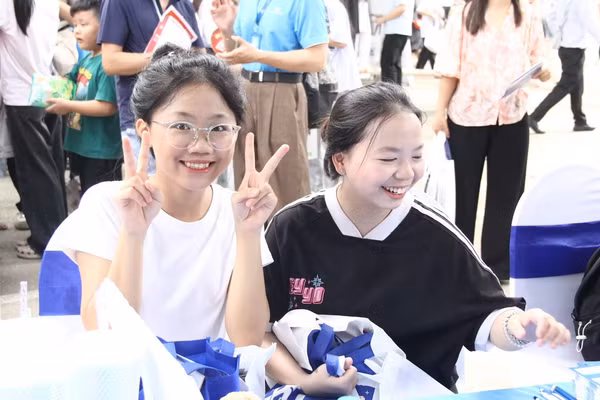 Thí sinh hoàn thành xác nhận nhập học trực tuyến trước 17 giờ ngày 21/8/2026
