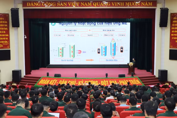 Toàn cảnh hội nghị.