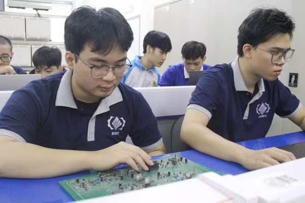 Sinh viên Trường Đại học Giao thông vận tải.