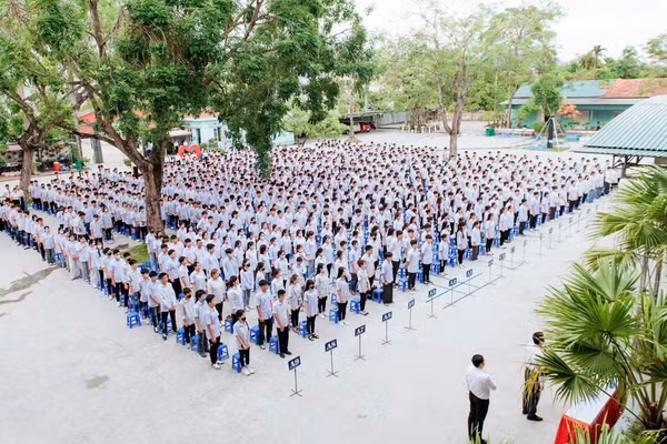 Quang cảnh Trường THPT Trần Nhân Tông (Mạo Khê, Quảng Ninh).
