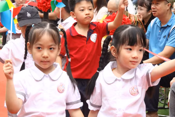 Học sinh Trường tiểu học Vĩnh Tuy (Vĩnh Hưng, Hà Nội).
