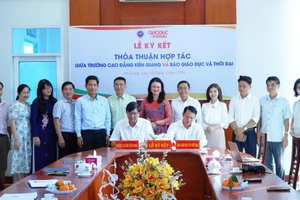 Lễ ký kết thỏa thuận hợp tác giữa Trường Cao đẳng Kiên Giang và Báo Giáo dục và Thời đại.