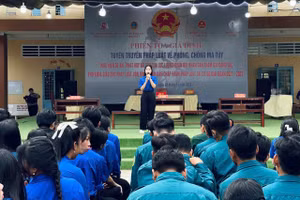 Phiên tòa giả định tuyên truyền pháp luật về phòng, chống ma túy tại Trường THPT An Biên.