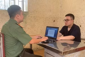 Trần Quang Huy tại cơ quan điều tra. (Ảnh CAHT)