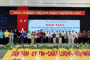 Ấm áp buổi họp mặt tại Trường Đại học Kiên Giang.