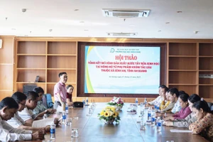 Hội thảo tổng kết mô hình sản xuất nước tẩy rửa sinh học tại nông hộ từ phụ phẩm khóm Tắc Cậu.