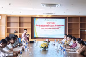 Hội thảo tổng kết mô hình sản xuất nước tẩy rửa sinh học tại nông hộ từ phụ phẩm khóm Tắc Cậu.