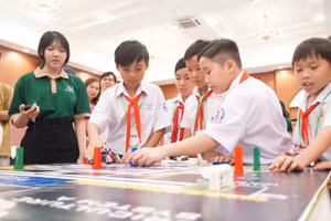 Học sinh Cần Thơ tham gia Cuộc thi Robothon cấp thành phố năm 2025.