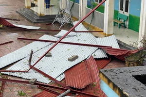 Trường Tiểu học Thạch Trị (xã Đồng Tiến, Hà Tĩnh) ngổn ngang sau bão Bualoi.