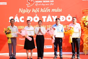 Lễ Tôn vinh người hiến máu tiêu biểu năm 2025 tại TP Cần Thơ.