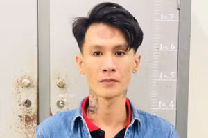 Đối tượng Phan Phú Vĩnh (25 tuổi, ở An Giang) tại Cơ quan Công an.