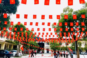 Trường lớp ở Hà Tĩnh rực rỡ cờ hoa chào đón năm học mới.