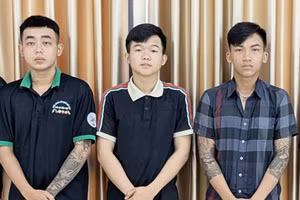 Các đối tượng Khánh, An, Tuấn (từ trái qua). Ảnh: Nghiêm Túc.