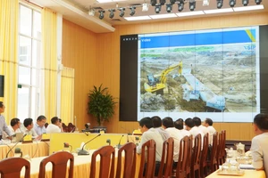 Quang cảnh buổi làm việc liên quan đến Dự án Khu công nghiệp VSIP Cần Thơ. (Ảnh: Yến Phương)